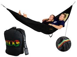 At 17 oz, it is only slightly heavier than the eagles nest outfitters pronest, and sleeps a little more comfortably with a bit more space. Eno Singlenest Hammock Outdoor Camping Backpacking Nylon Portable Lightweight
