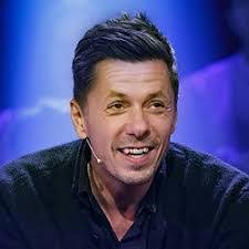 Michi Beck's Instagram, Twitter & Facebook