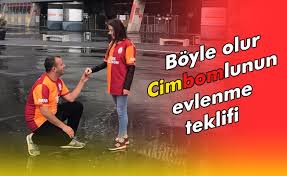 Taraftarların önünde evlilik teklifi galatasaray. Cimbom Sevdalisinin Evlenme Teklifi Boyle Olur Haberi Habertire Gazetesi