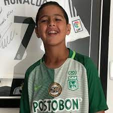 Elias martins benevides junior (born 2 october 1987 in brazil) is a professional footballer and a national of brazil. Martin Elias Jr Diaz Martineliasjrd1 Twitter