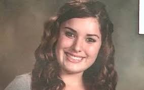 Thiếu nữ tự sát trước mặt gia đình vì bị chế nhạo trên mạng