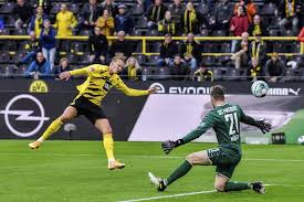 This is the match sheet of the bundesliga game between sc freiburg and borussia dortmund on aug 21, 2021. Reyna Stars For Dortmund In 4 0 Win Against Freiburg Taiwan News 2020 10 03 23 49 57