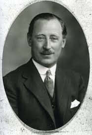 Who remembers this day of Chewin the Fat when Karen Dunbar, Ford Kiernan  and Greg Hemphill were getting filmed in the old Heart Foundation charity  shop that was near G Force?