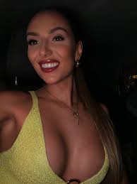 Danielle Rico Gomez (@mezzellee) • Instagram photos and videos