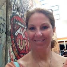 Bonnie McCarthy (@bon2themax)