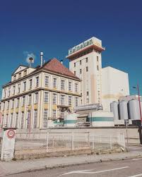 Envie D Une Petite Biere Venez Visiter La Brasserie Heineken Aux Abords De Strasbourg A Schiltigheim Strasbourg Visitstr Strasbourg House Styles Instagram
