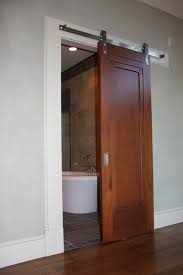 Il va concevoir les meubles sur mesure, poser du parquet dans la salle de bain, construire des poignées de porte… La Porte Coulissante Pour La Salle De Bain Archzine Fr Barn Style Sliding Doors Home Goods Decor Doors Interior