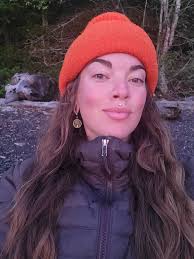 Hey folks! EDIT: Looking in Cumberland and surrounding areas (Courtney,  comox etc.) My lovely partner and I will be relocating from Victoria to  Cumberland for September 1st. We are very easy going,