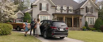 The photos float helpfully across the movie screen alongside the children's simple wishes. Hyundai Santa Fe Car In Instant Family 2018
