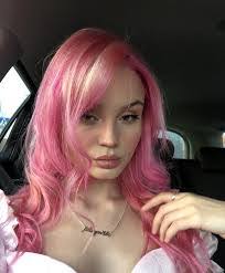 Allie Grimm's Instagram, Twitter & Facebook