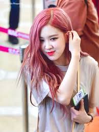Blackpink Rose Shocks Fans With Her See Through Fashion Pink Hair Rose Pink Hair Blackpink Rose