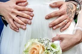 Hochzeitskleid winter hochzeit kleidung winter wunderland hochzeit. Schwanger Heiraten So Gelingen Tolle Hochzeitsfotos Hochzeitsfotograf Wien