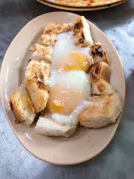 Masak roti canai satu persatu, dibalik satu atau dua kali sampai matang. The Best Roti Bakar Goyang Picture Of Roti Canai Transfer Road Penang Island Tripadvisor