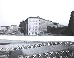 See more ideas about berlin wall, west berlin, east germany. Berliner Mauer Wikipedia