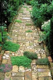 32 Natural And Creative Stone Garden Path Ideas Stone Garden Paths Garden Paths Cottage Garden