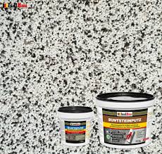 Er eignet sich deshalb besonders für solche. Buntsteinputz Set Mosaikputz Bp10 Weiss Grau Schwarz 15kg Quarzgrund 1 5 Kg Kaufen Bei Isolbau E K