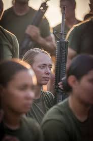 14 Female Marine Officer Изображение: Национальные архивы США и DVIDS Поиск  в мировом общественном достоянии}