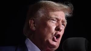 FBI đột kích và khám dinh thự cựu TT Trump ở Mar-a-Lago, Florida