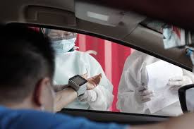 Makanan penutup satisfied meal paket circle of relatives gunakan stiker drive thru dan dapatkan menu gratis untuk pembelian di atas rp70000. Begini Cara Vaksinasi Covid 19 Secara Drive Thru Antara News