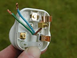 Double plug socket wiring diagram uk. 9 Easy Steps To Wiring A Plug Correctly And Safely Dengarden
