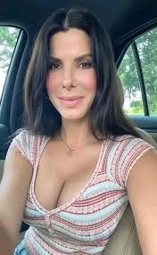 Honey 💕 You see my post and you can't even say hi or maybe you don't love  me anymore 💔 It's me sandra bullock,and I just want you to know that I