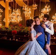 10:04 prince narula helps wife yuvika chaudhary with her gown at their wedding reception subscribe,like & share to bollywoodmirchii for latest updates on bollywood news,gossips & more. You Won T Believe How Long It Took To Make Yuvika Chaudhary S Gown Popxo