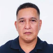 Julia Wolfrey's Instagram, Twitter & Facebook