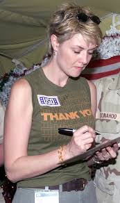Born in rochford, essex in england, she moved with her family to ontario, canada when she was three years old. Amanda Tapping Height Weight Age Spouse Family Facts Biography