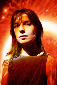 Angie McMahon unveils the brand new single, "Exploding"