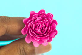 Making paper flowers from an svg file makes it so much easier when you have the free template and tutorial to help you along. How To Make Cricut Paper Flowers With A Free Cricut Flower Template