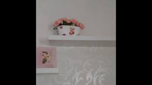 إصلاحات غرفة الجلوس طريقة وضع ورقة الحائط تثبيت الرفوف وطريقة تجميع المنظم الخشبي Youtube