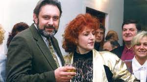 So far she has recorded over 500 songs and performed in many romanian tv variety shows. Fostul SoÈ Al Corinei Chiriac A Murit De CaÈiva Ani Locuia La Gura Raului Ora De Sibiu