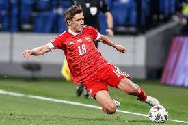 Он стал самым возрастным игроком сборных россии и ссср в истории. Zhirkov Zanyal 2 E Mesto V Spiske Samyh Vozrastnyh Igrokov Sbornoj Rossii Obojdya Cherchesova Chempionat