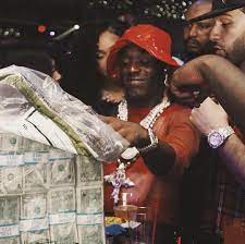 Lil uzi vert celebrated his 25th birthday in style, spending millions on cars, parties, and diamonds. Lil Uzi Vert S Birthday Style Is Even More Ott Than You D Expect Vogue