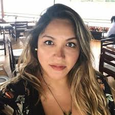 Karen : Spanish native speaker, 18 years experience as a teacher and  language therapist.