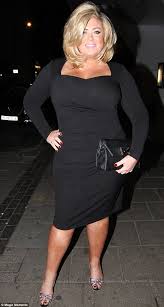 Hugging The Curve X 3 With Images Curvy Beauty Little Black Dress Fashion