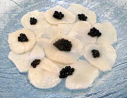 Comptez 4 noix par personne. Carpaccio De Saint Jacques Et Caviar