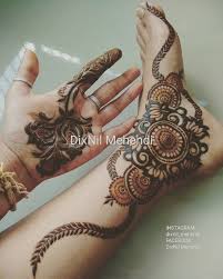Pin By Aisha Mohamed On Henna Henna Designs Feet Mehndi Designs Foot Henna