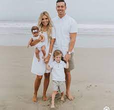 Pinterest Betsyalina Family Beach Pictures Family Christmas Outfits Family Picture Outfits