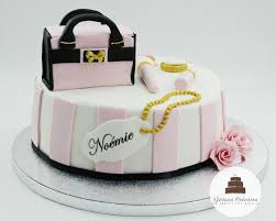 Epingle Sur Gateau D Anniversaire Femme