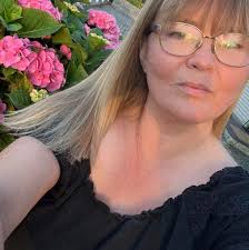 Happy Birthday to my good friend Rob Ickes. The first time I met Rob, he  started playing my song “It's Never Too Late”