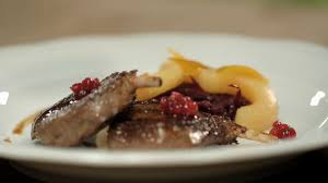 Chevreuil Sauce Grand Veneur Choux Rouges Braises Coings De Michel Roth Food French Food Braised