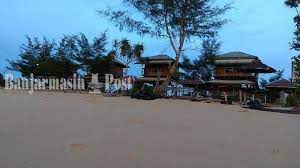 Pantai ujung pandaran menjadi tempat menarik bagi wisatawan. Rumah Penginapan Banyak Bermunculan Dibibir Pantai Di Objek Wisata Pantai Ujung Pandaran Kotim Banjarmasin Post