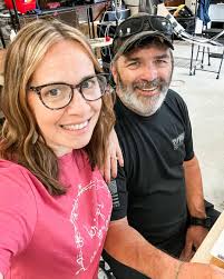 Who's ready to get back to live crafting today? Throw out your ideas of  what you want to see me craft today! 🤔