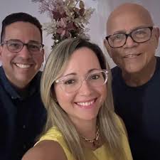 En excelentes condiciones, como nuevo, no tiene nada escrito.