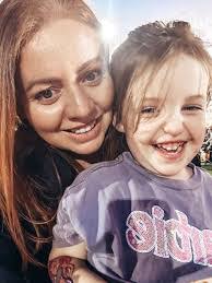 Belinda Fischer's Instagram, Twitter & Facebook