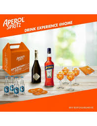 Per preparare lo spritz cominciate versando il ghiaccio in un calice da vino, riempiendolo fino all'orlo 1. Kit Aperol Delivery Marketverona It