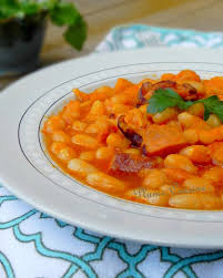 Bon Appetit En Attendant La Chaleur Ici En Ce Debut De Printemps Les Journees Sont Belles Ensoleillees Ma Recette Legume Facile Haricots Blancs Lard Fume