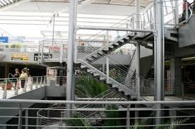 Centro commerciale centro commerciale anagnina in roma. Centri Commerciali Roma Quanti Amici Di Mediaset Oggi All Anagnina Negozi Di Roma