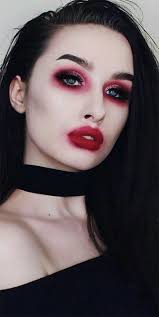 15 Halloween Goth Make Up Ideen Fur Madchen Und Frauen 2018 Halloween Make Up Halloween Makeup Witch Vampire Makeup Halloween Witch Makeup